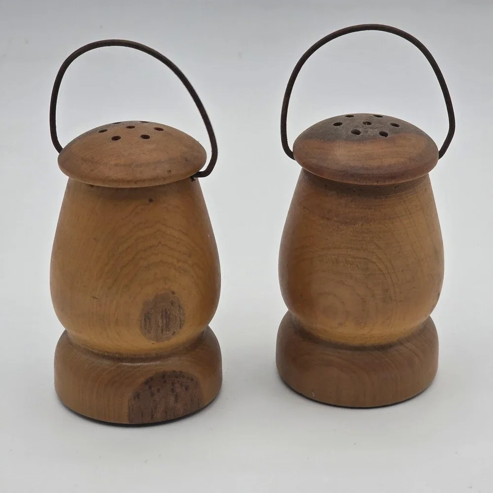 Great Smoky‎ Mountains Gatlinburg Tenn Wooden Salt Pepper Shakers Pair Souvenir